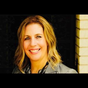 Meet your Posher, Deborah